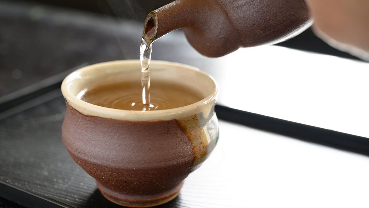 Japanese Yunomi style tea cut and tea pot.